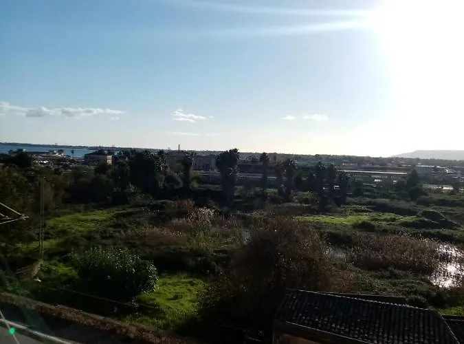 Lo Scorcio Della Neapolis Accogliente Pressi Parco Neapolis * Syrakus