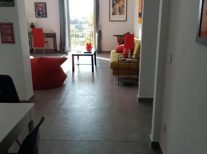 Lo Scorcio Della Neapolis Accogliente Pressi Parco Neapolis Syrakus